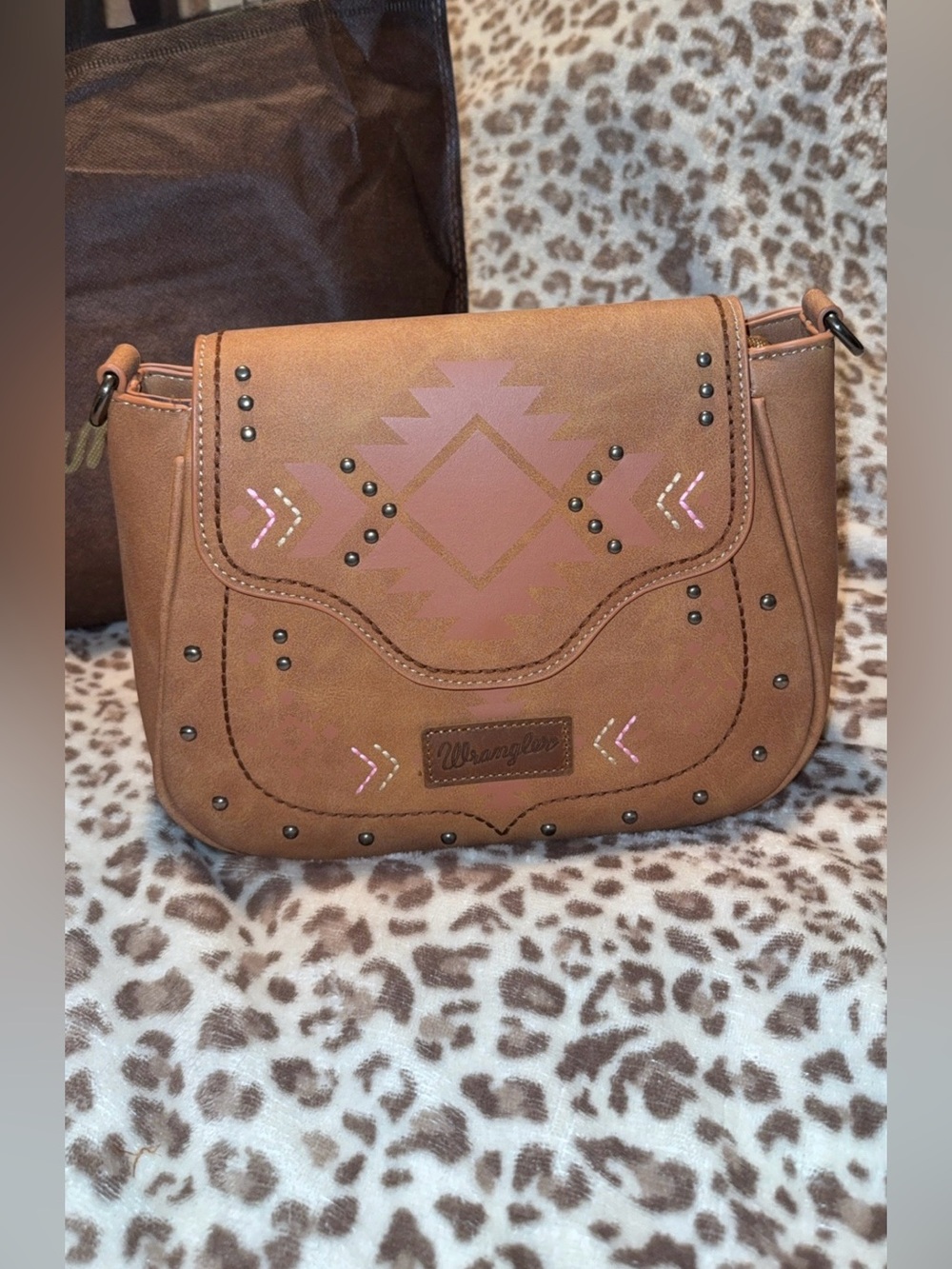 Wrangler Crossbody Bag for Women Aztec Studded Purses with Adjustable Straps ✨